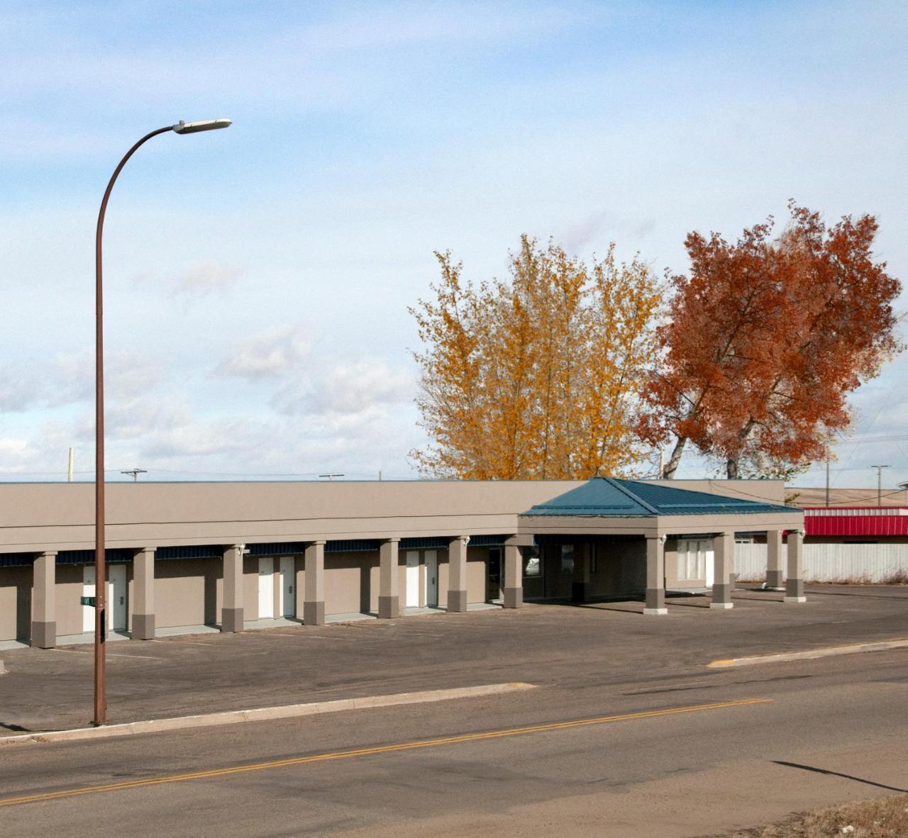 Skyview Swift Current Hotel Exterior photo